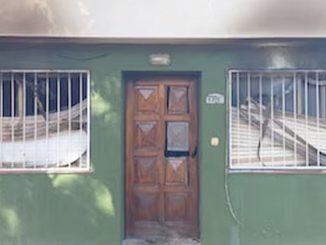14 agente quemó la casa de una mujer